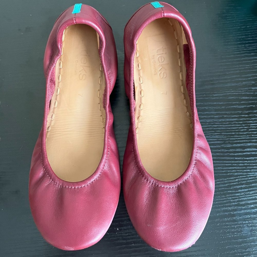 Size 7 Burgundy Tieks Ballet Flats